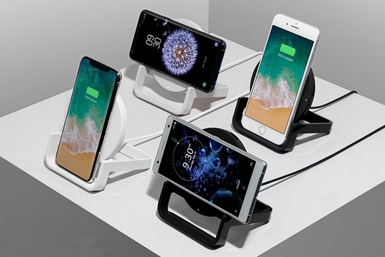 belkin-boost-up-wireless-charging-stand-3