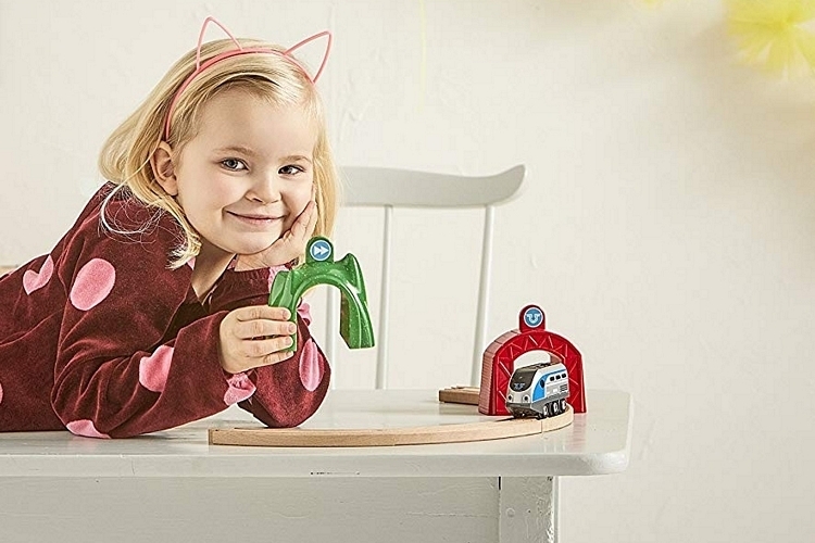 brio-smart-engine-train-3