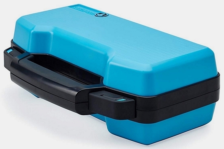 tooletries-hard-case-toiletry-bag-2