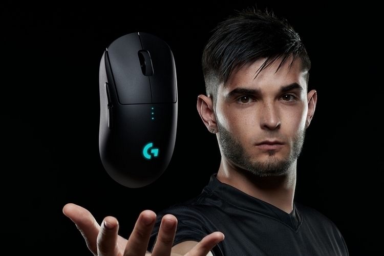 logitech-g-pro-wireless-gaming-mouse-3
