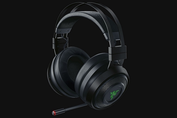 razer-navi-wireless-rumble-headphones-1