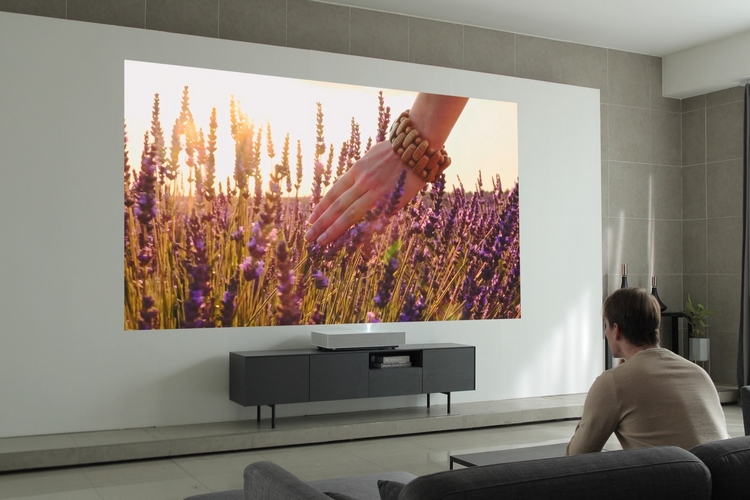 LG-cinebeam-laser-4k-projector-3