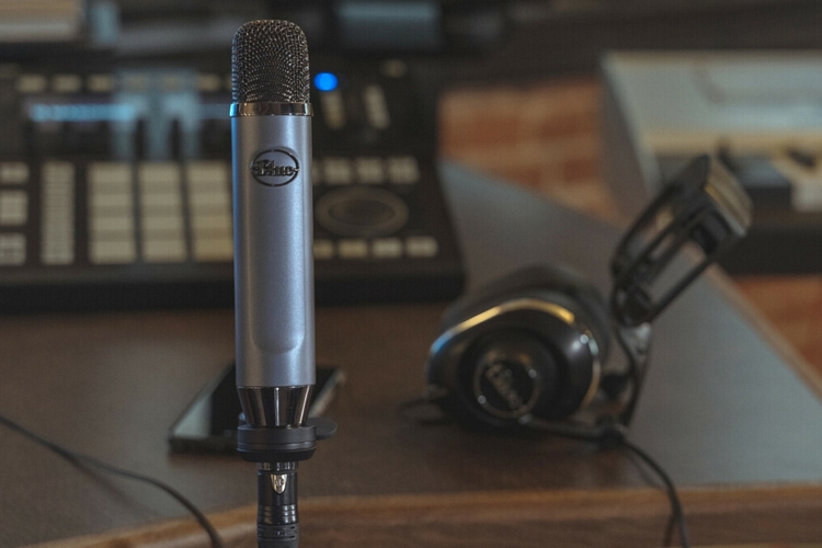 Blue-ember-xlr-microphone