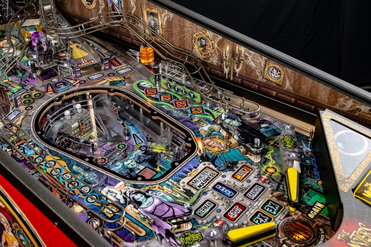 stern-munsters-pinball-machine-4
