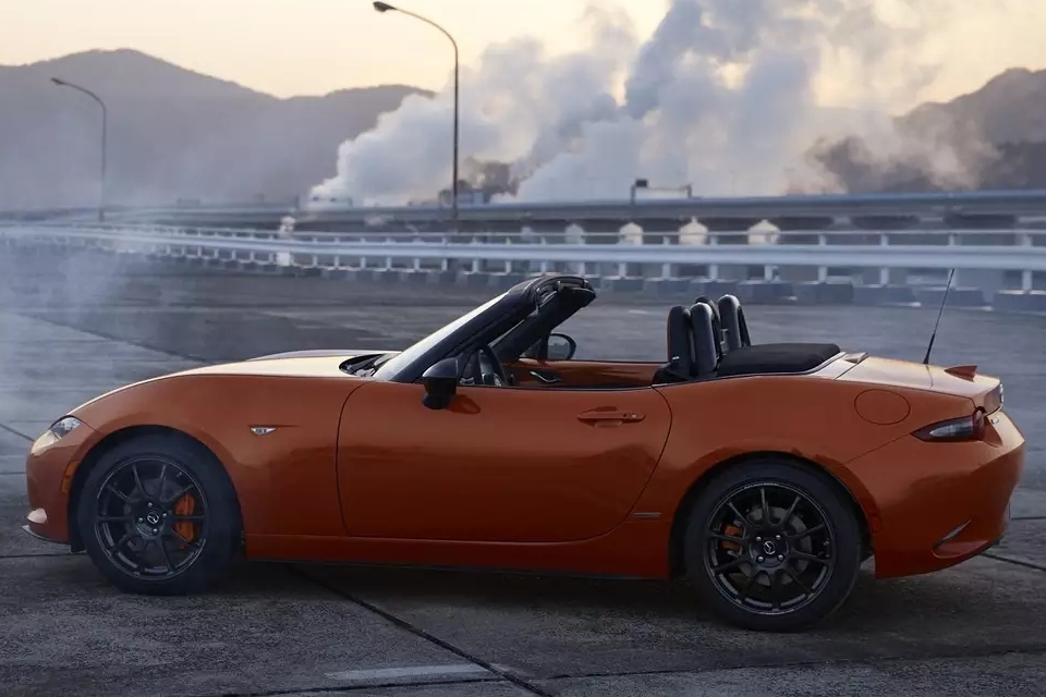 2019-mazda-mx-5-miata-30th-anniversary-edition