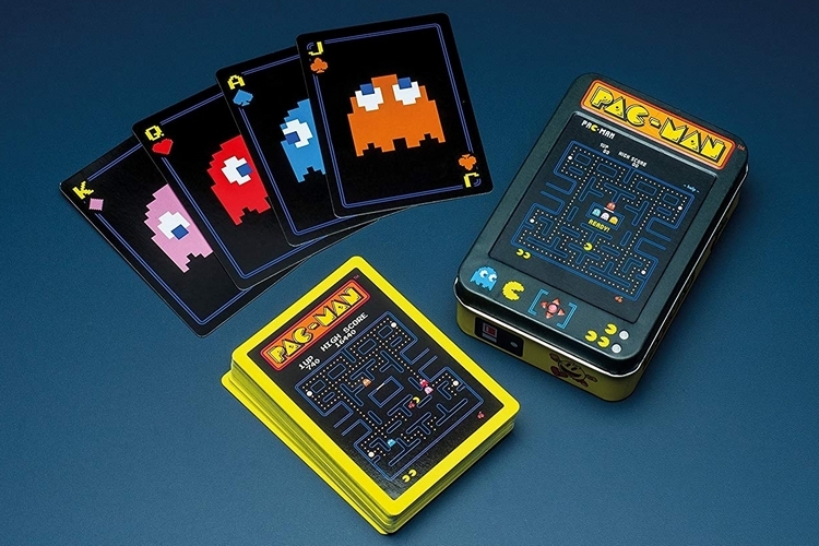 03-paladone-pac-man-playing-cards