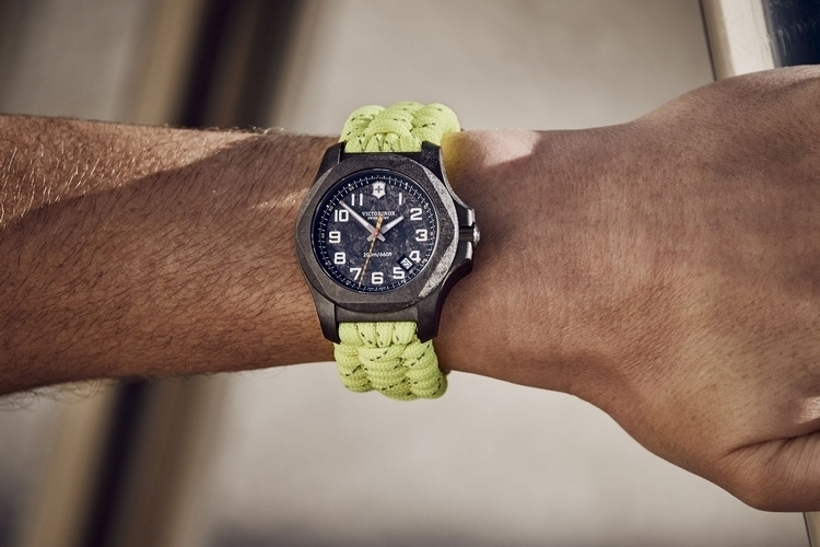 victorinox-swiss-army-inox-carbon-limited-edition-3