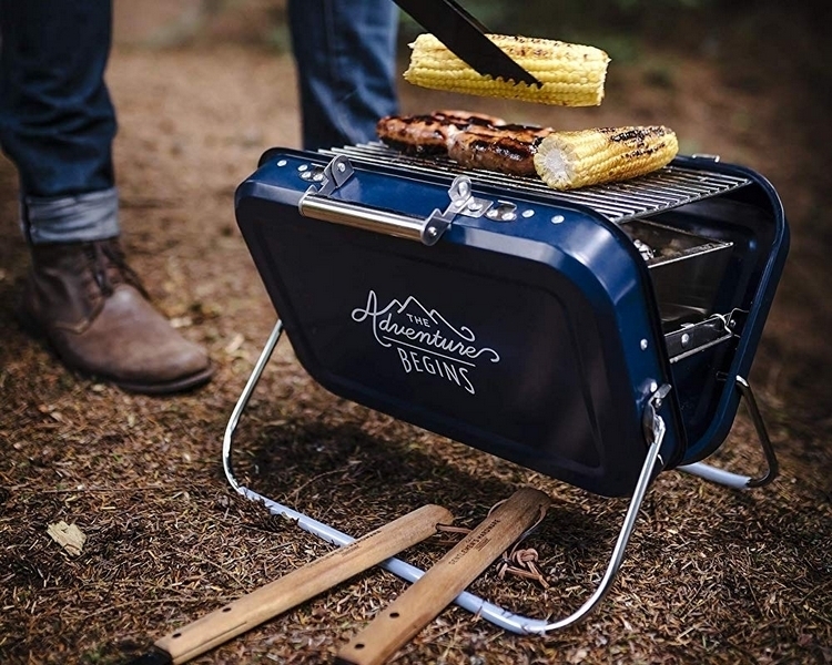 gentlemens-hardware-portable-barbecue-1