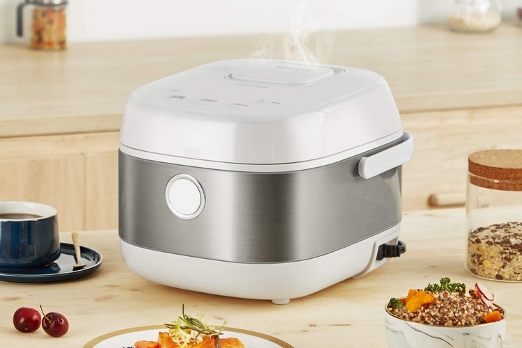 https://www.coolthings.com/wp-content/uploads/2021/08/toshiba-low-carb-rice-cooker-1.jpg