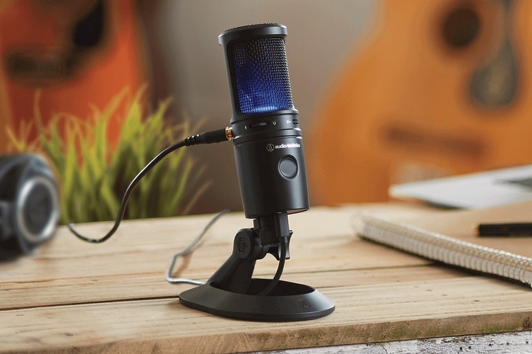 https://www.coolthings.com/wp-content/uploads/2022/08/audio-technica-at2020USB-x-1.jpg