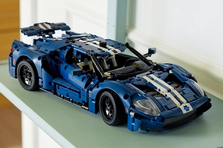 Technic 2022 Ford GT Brings The American Supercar To Your Miniature Garage