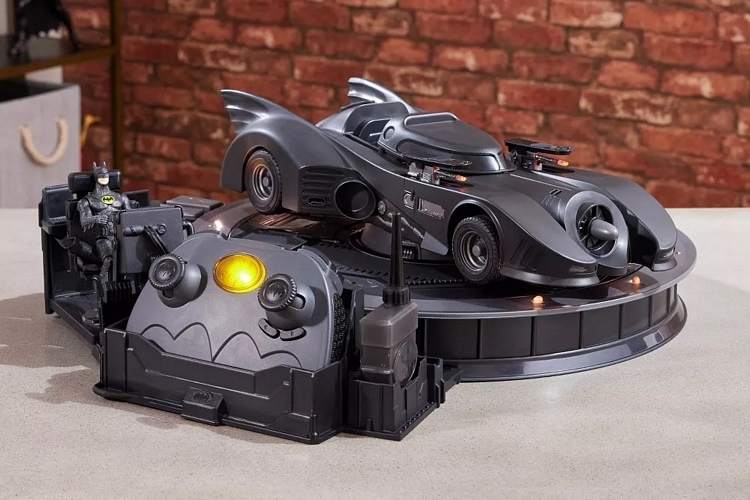 Your Living Room Is Now The Streets Of Gotham City With Spin Master's The  Flash 1989 Batmobile Remote Control Vehicle