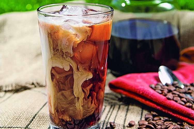https://www.coolthings.com/wp-content/uploads/2023/03/the-best-cold-brew-and-iced-coffee-makers-00.jpg